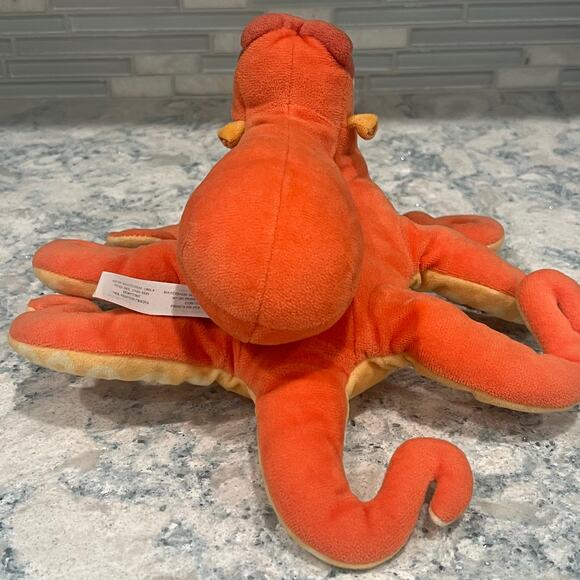 Bandai Disney Finding Dory Hank The Octopus 9" Plush - Picture 4 of 5